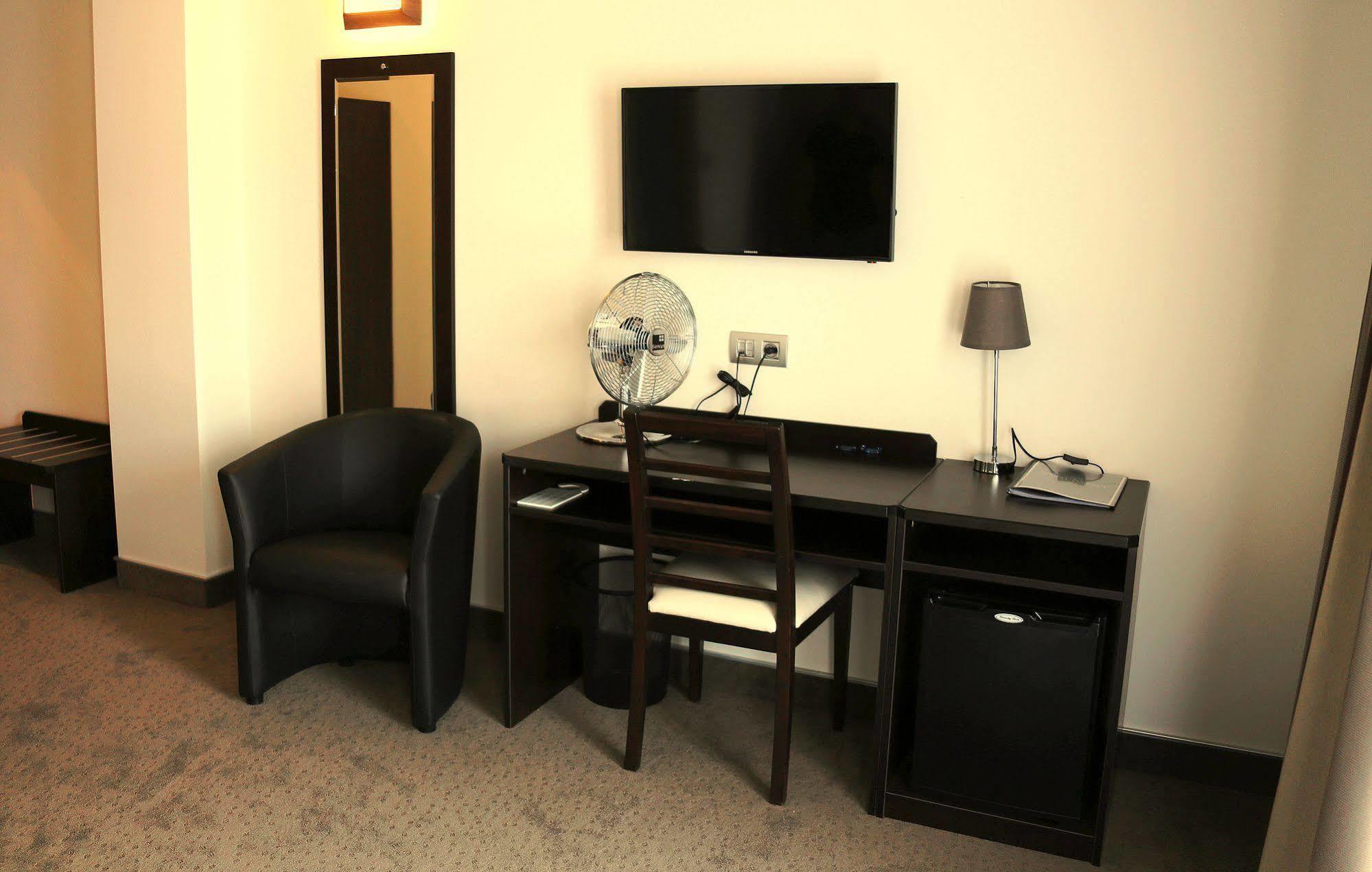 Hotel Saint Daniel Peruwelz Luaran gambar